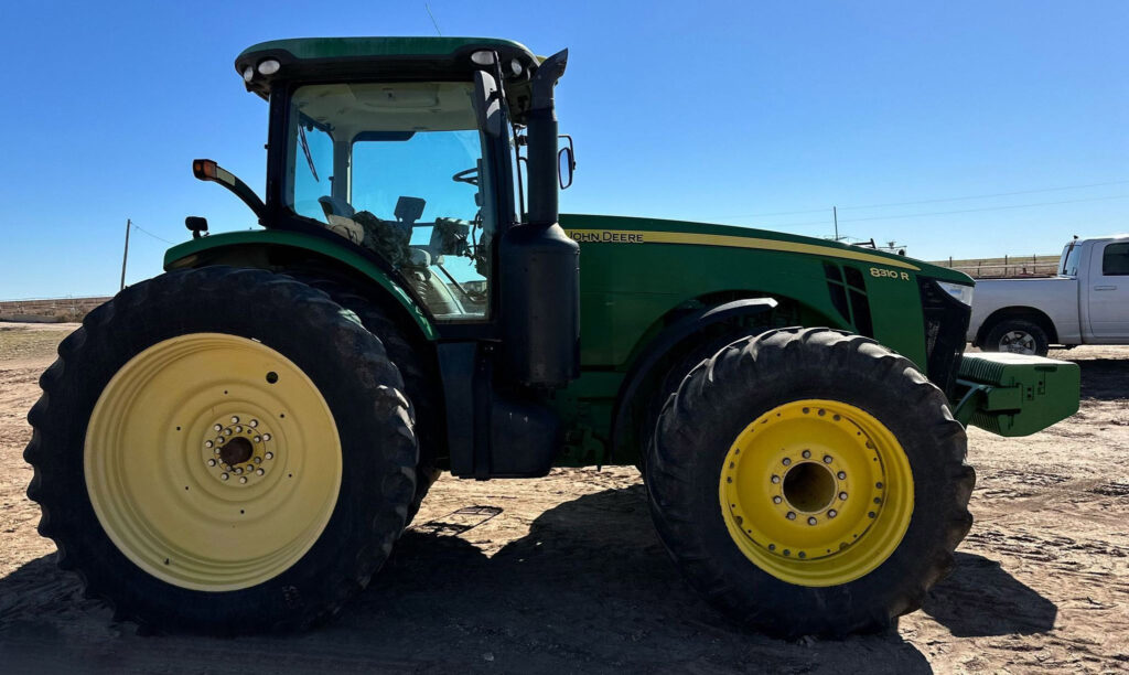 2011 John Deere 8310R