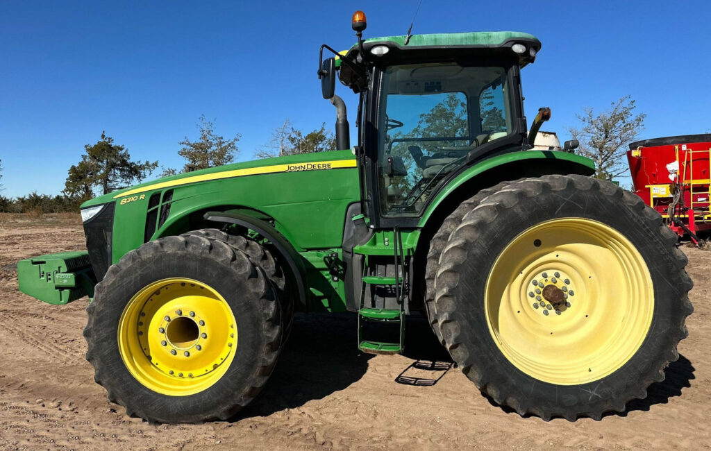 2011 John Deere 8310R