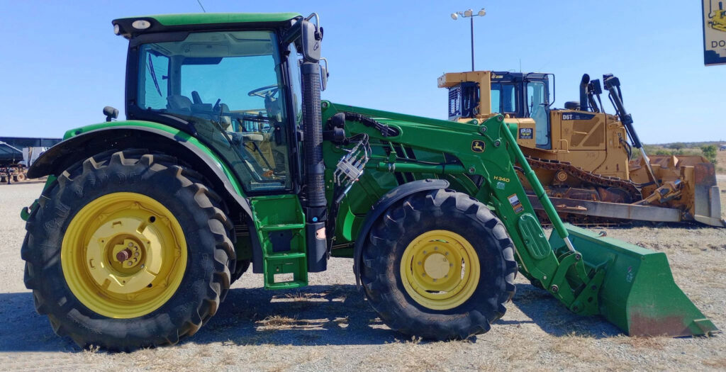 2015 John Deere 6125R
